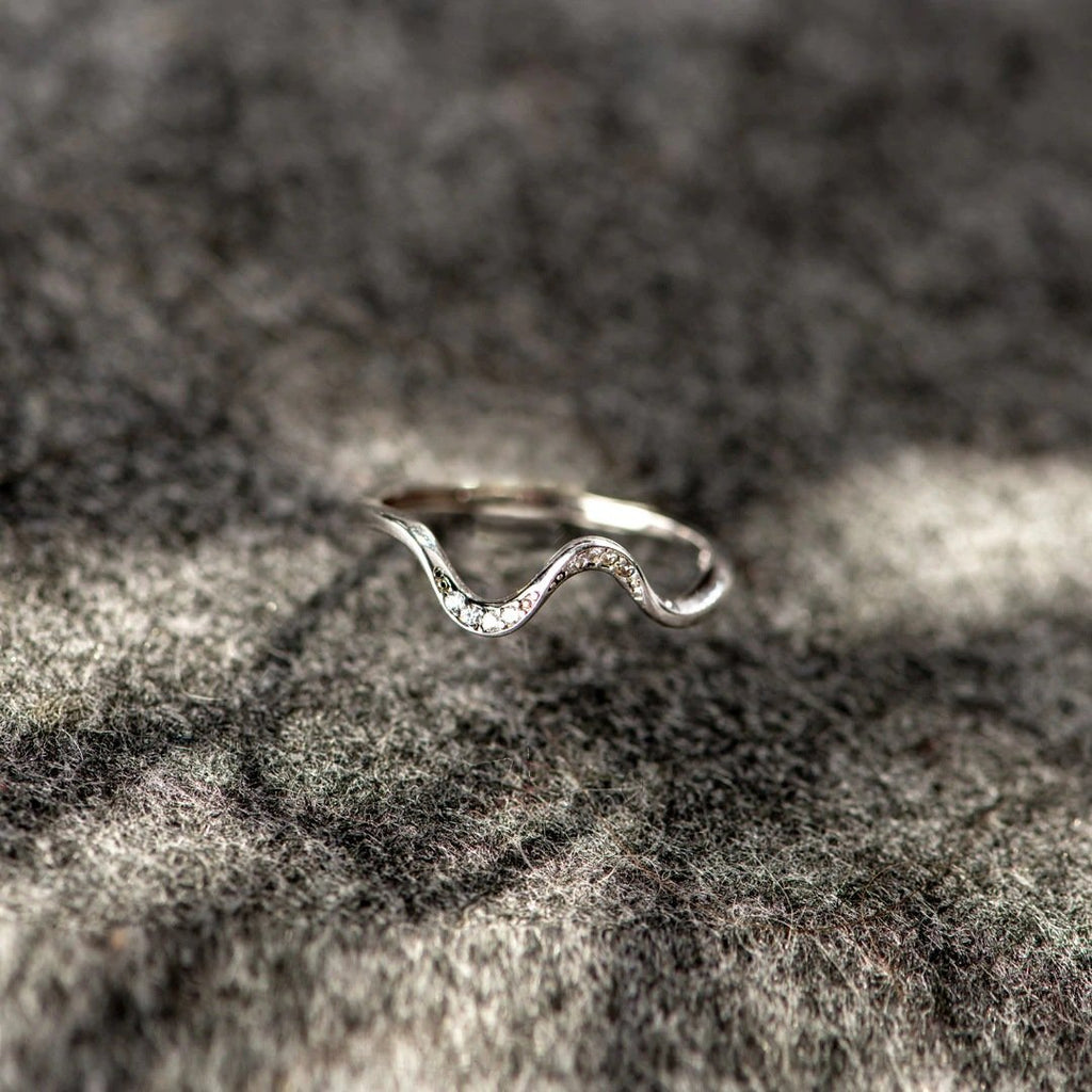 Urban Trendly Water Wave Silver Ring Geometric Women