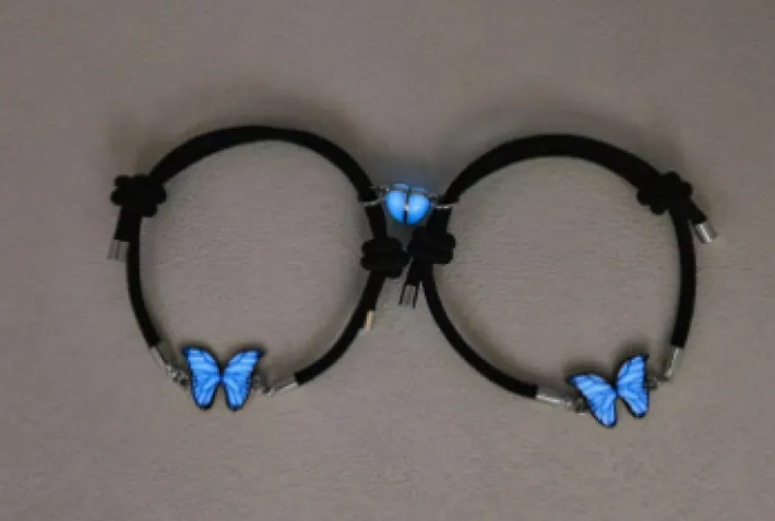 Urban Trendly Blue Luminous Butterfly Necklace Women