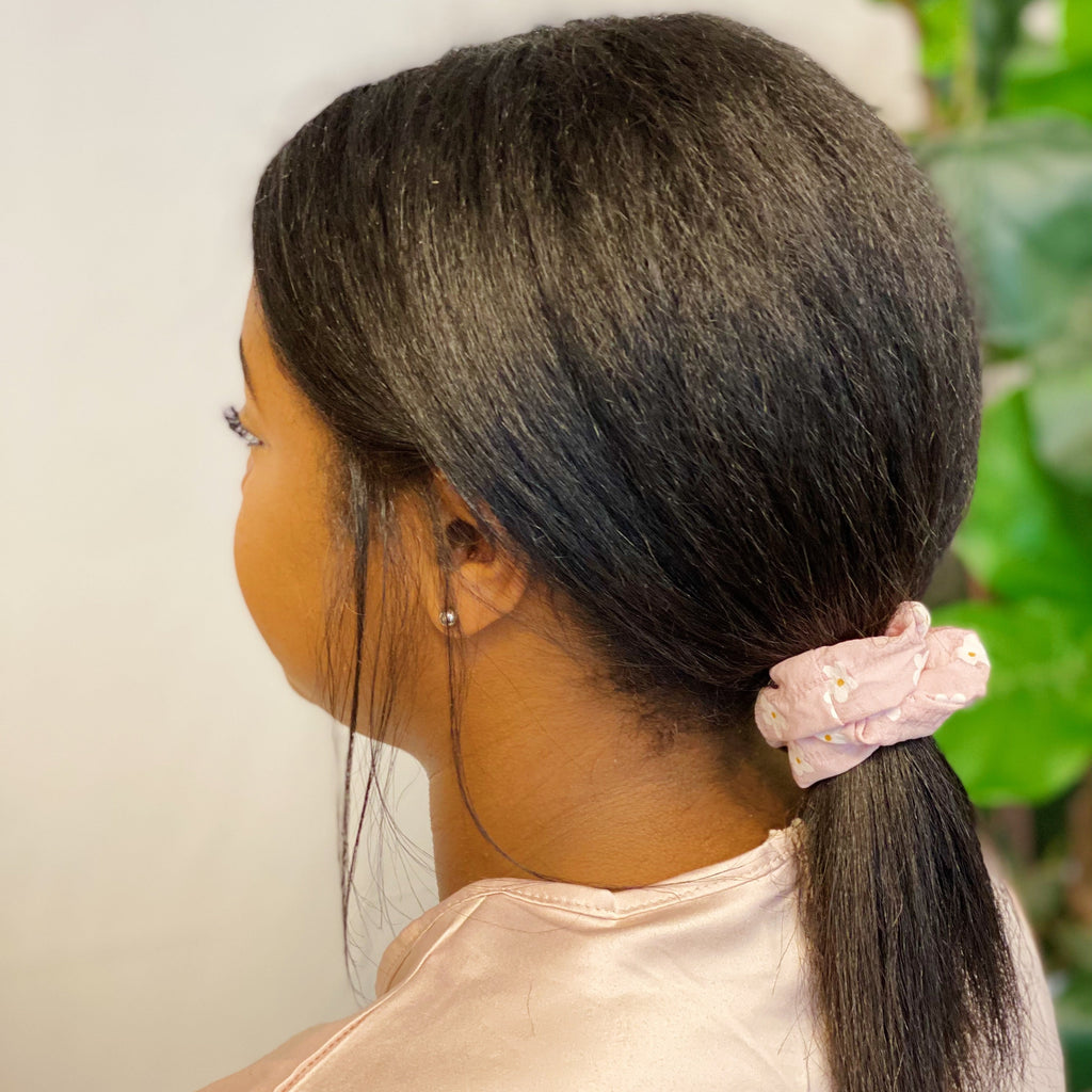 Urban Trendly Daisy Hair Scrunchies Set Cute Women 4Pcs