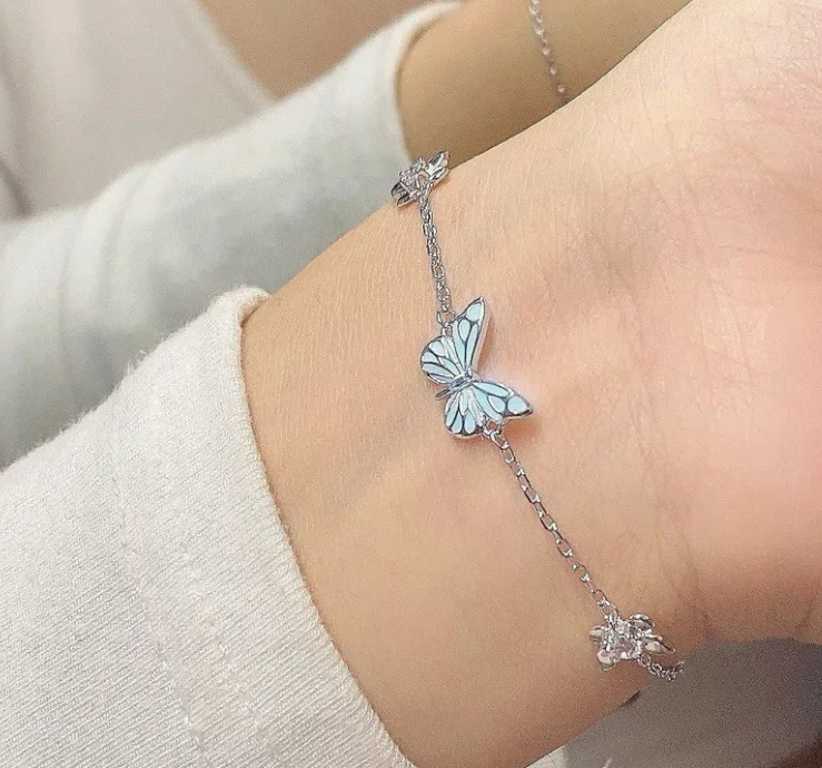 Urban Trendly Blue Luminous Butterfly Necklace Women